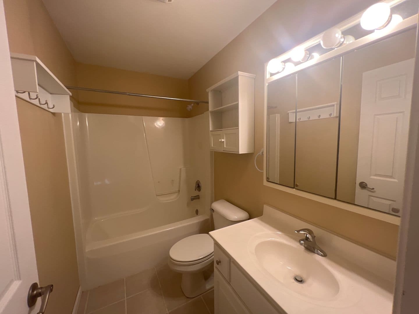 Chatham House: 66 Gilliam Ct