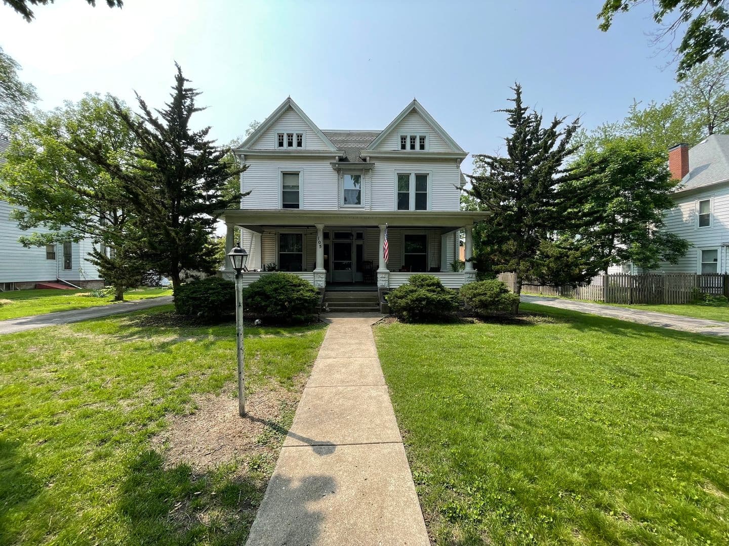 Bloomington Apartment: 1105 E. Jefferson