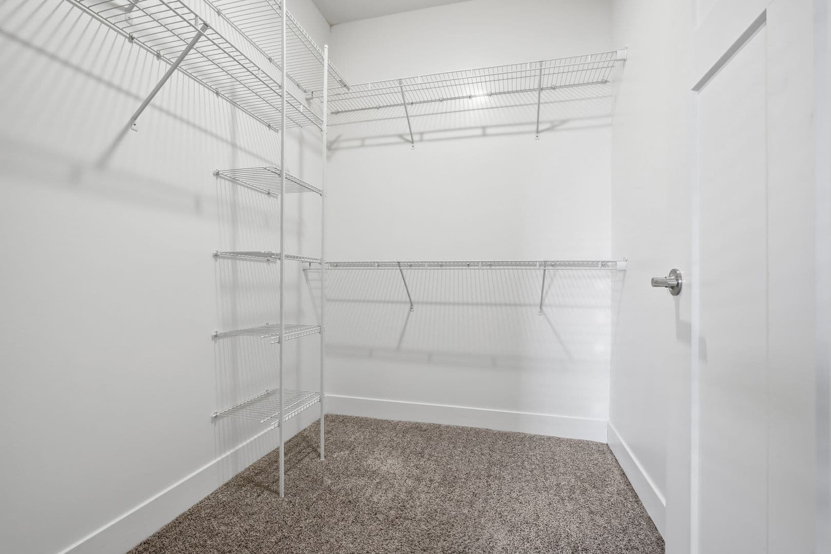 Bloomington Apartment: 1031 Ekstam