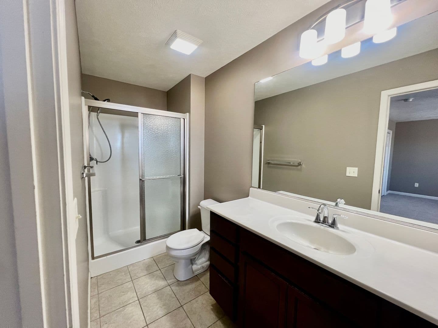 Normal Apartment: 1002-1008 Airport Road