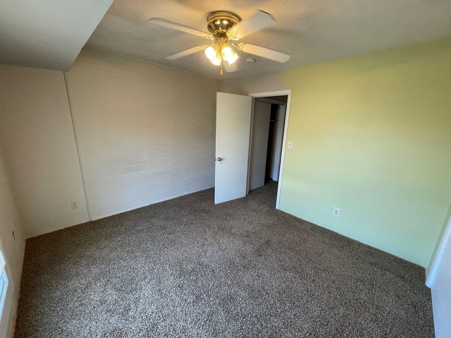 Bloomington Apartment: 1103 Gettysburg