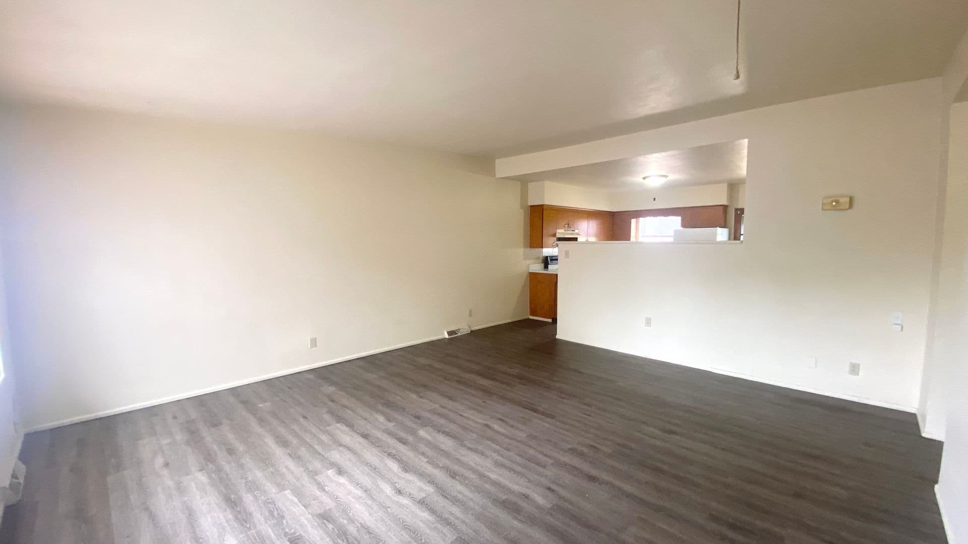Pekin Apartment: 312 Buena Vista