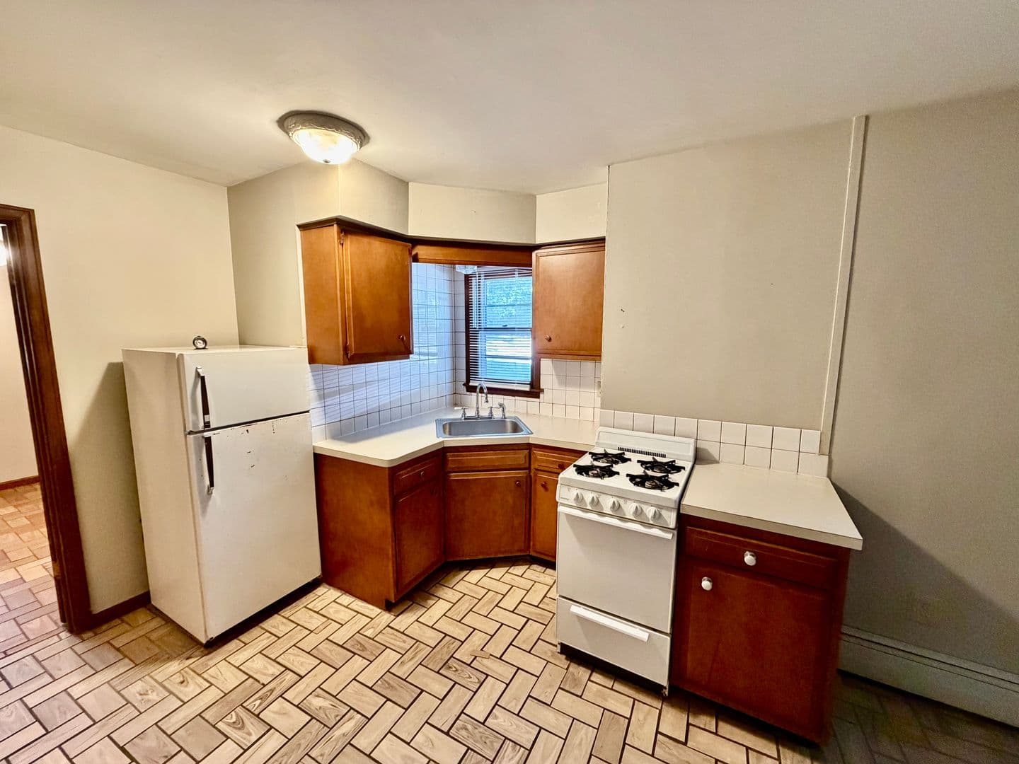 Bloomington Apartment: 801 N. McLean