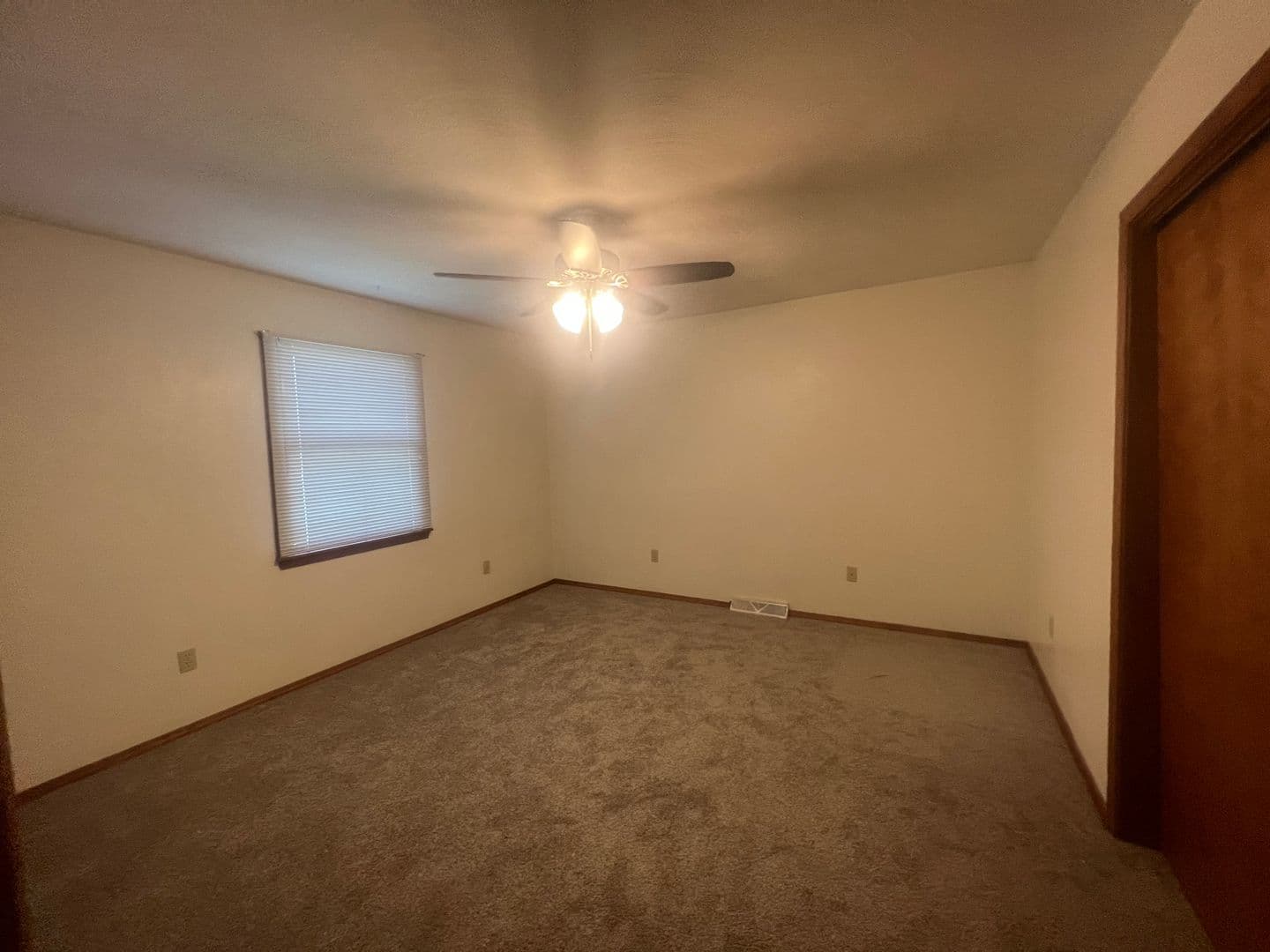 Springfield Apartment: 6327 Brent Dr