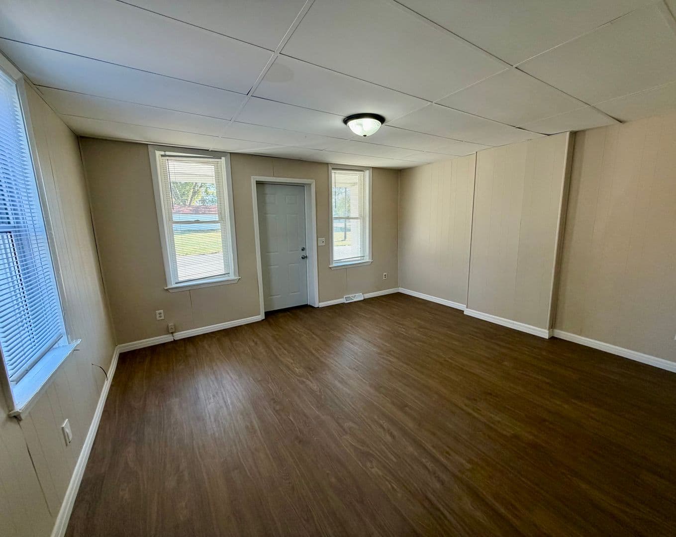 Lincoln Apartment: 515 S Maple Street