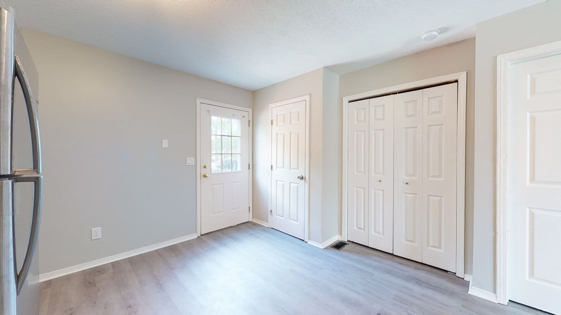Normal Apartment: 705 N Golfcrest