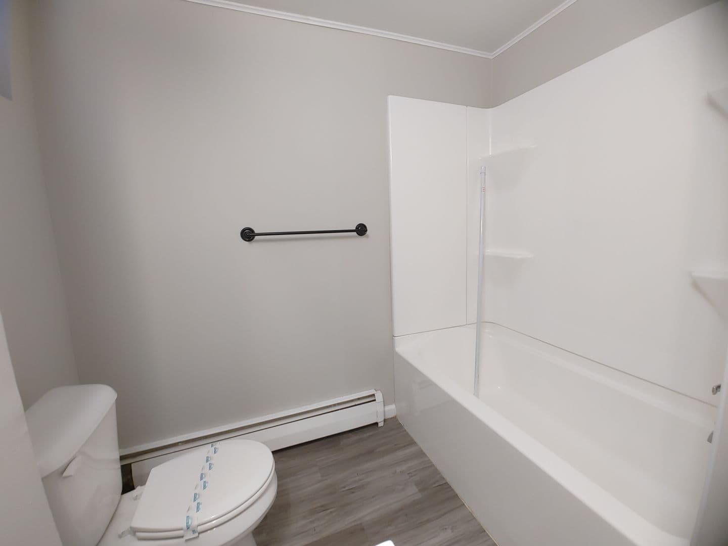 Bloomington Apartment: 221 Robinhood LN