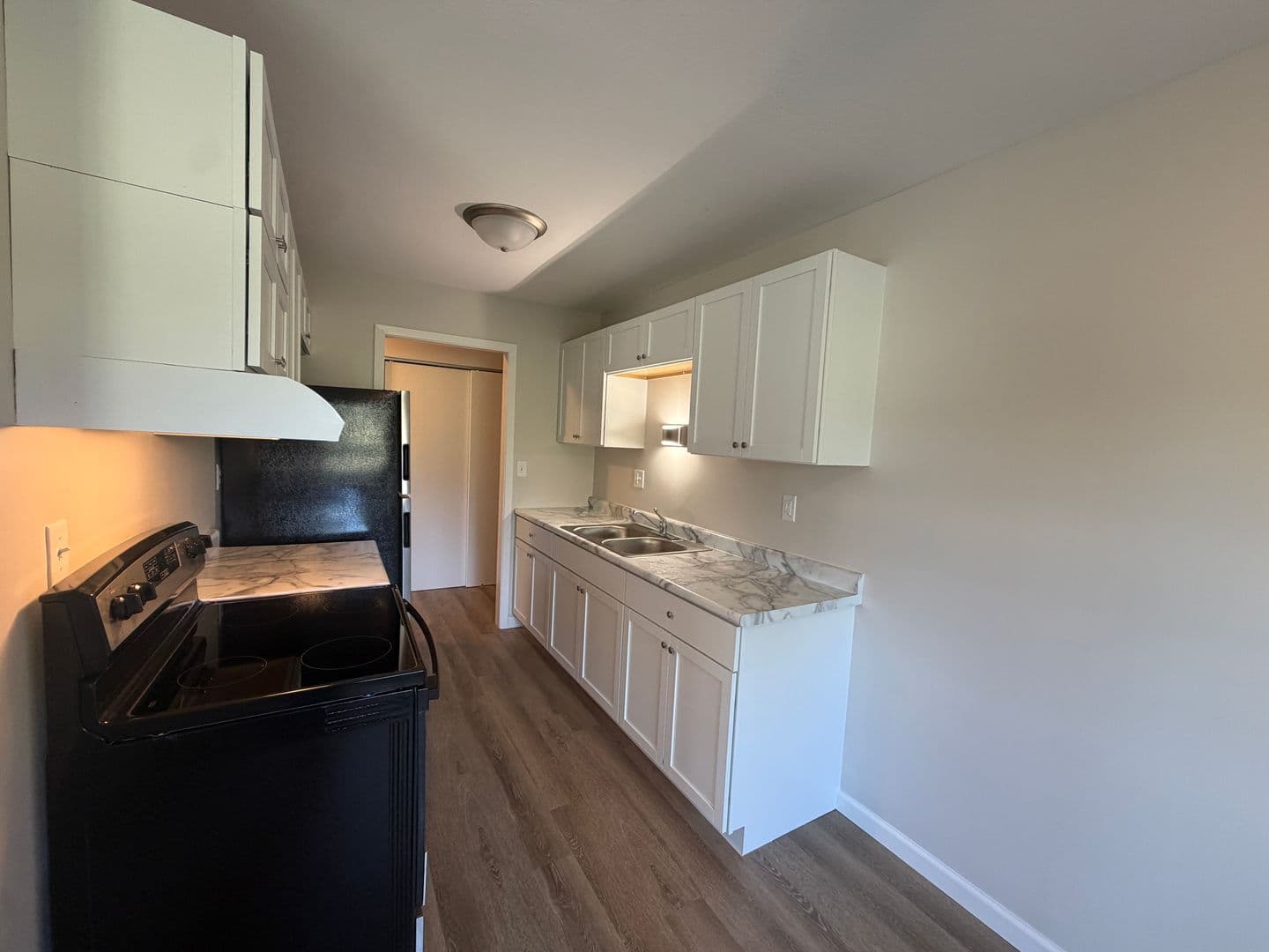 Peoria Apartment: 2317 & 2331 W. Martin Luther King Jr. Drive