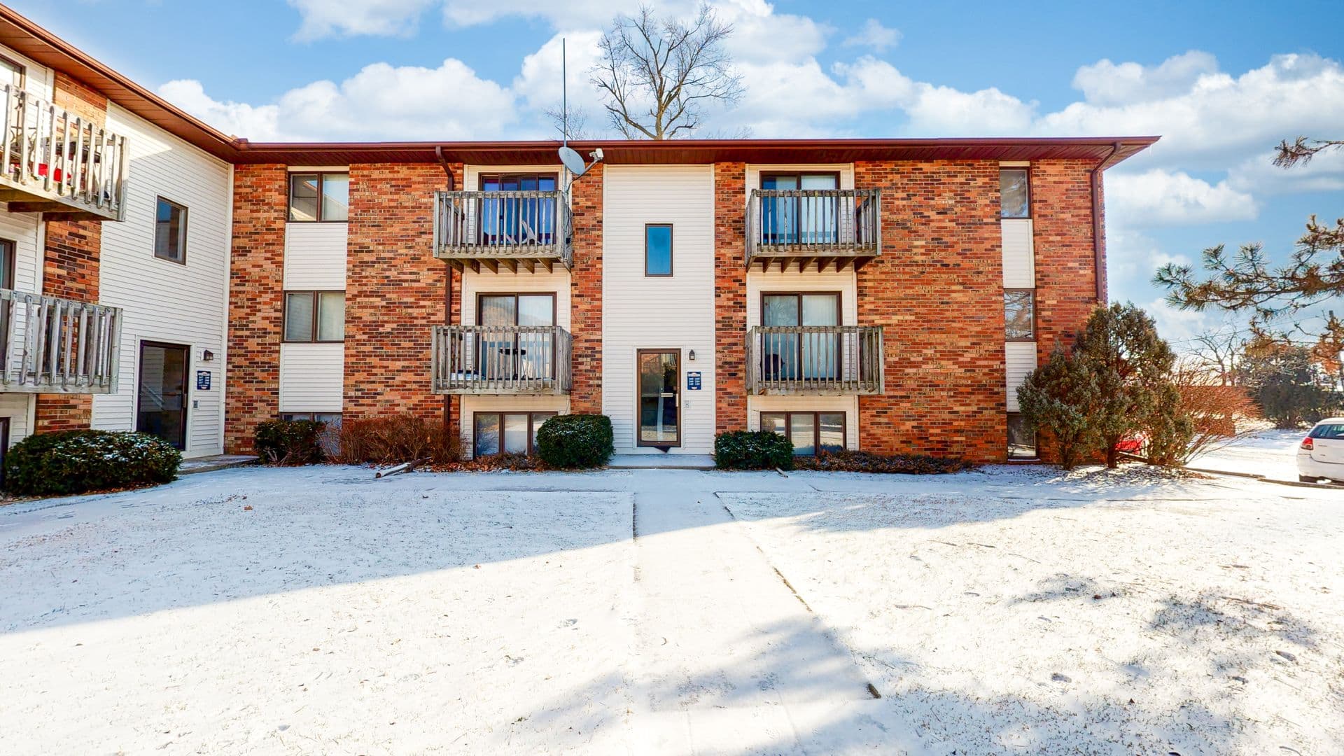 Bloomington Apartment: 8 Ross