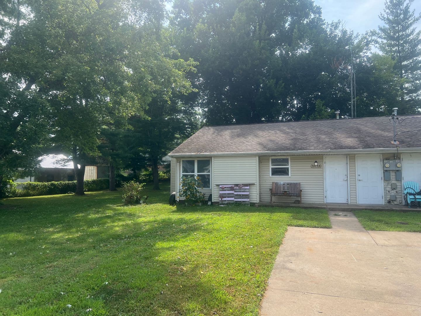 Tallula Apartment: 409 N Ewing St