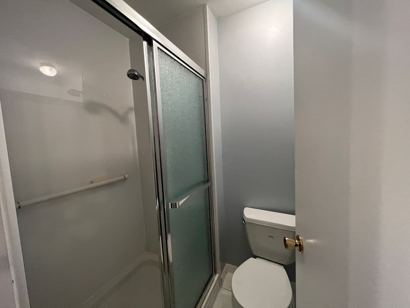 Springfield House: 2405 W Iles Ave