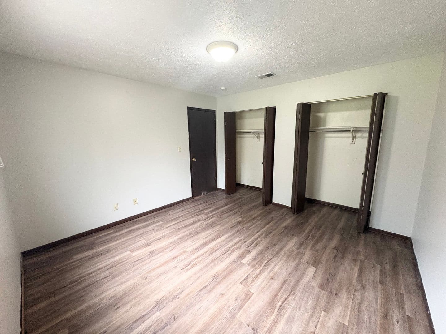 Bloomington Apartment: 6 Willedrob