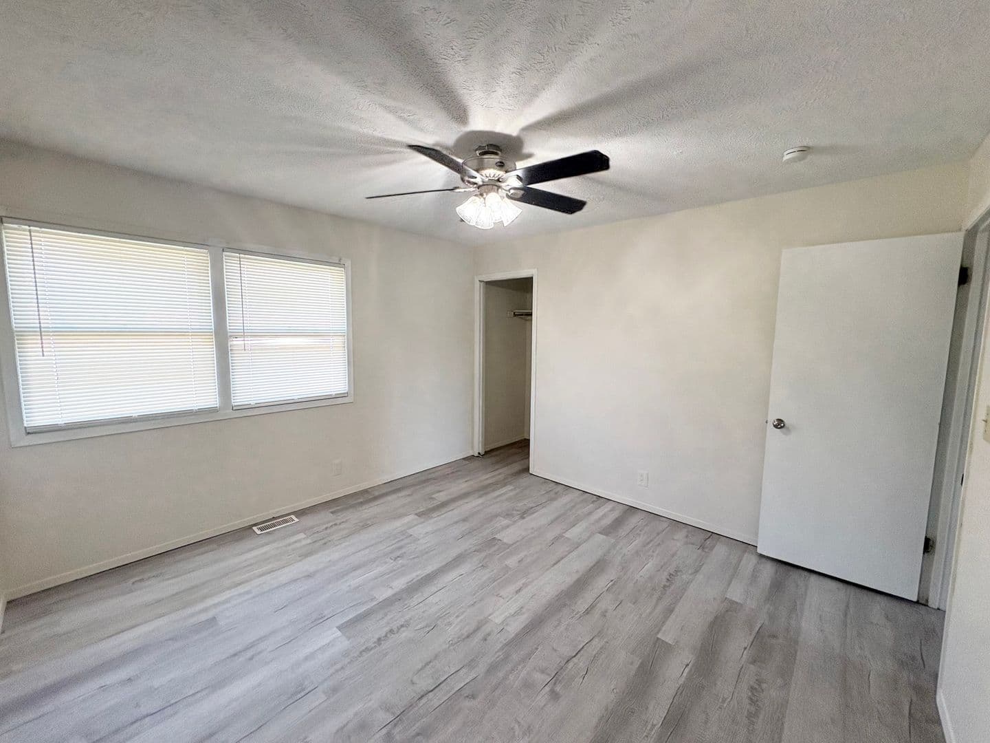 Normal Apartment: 1504 Ensign Dr.