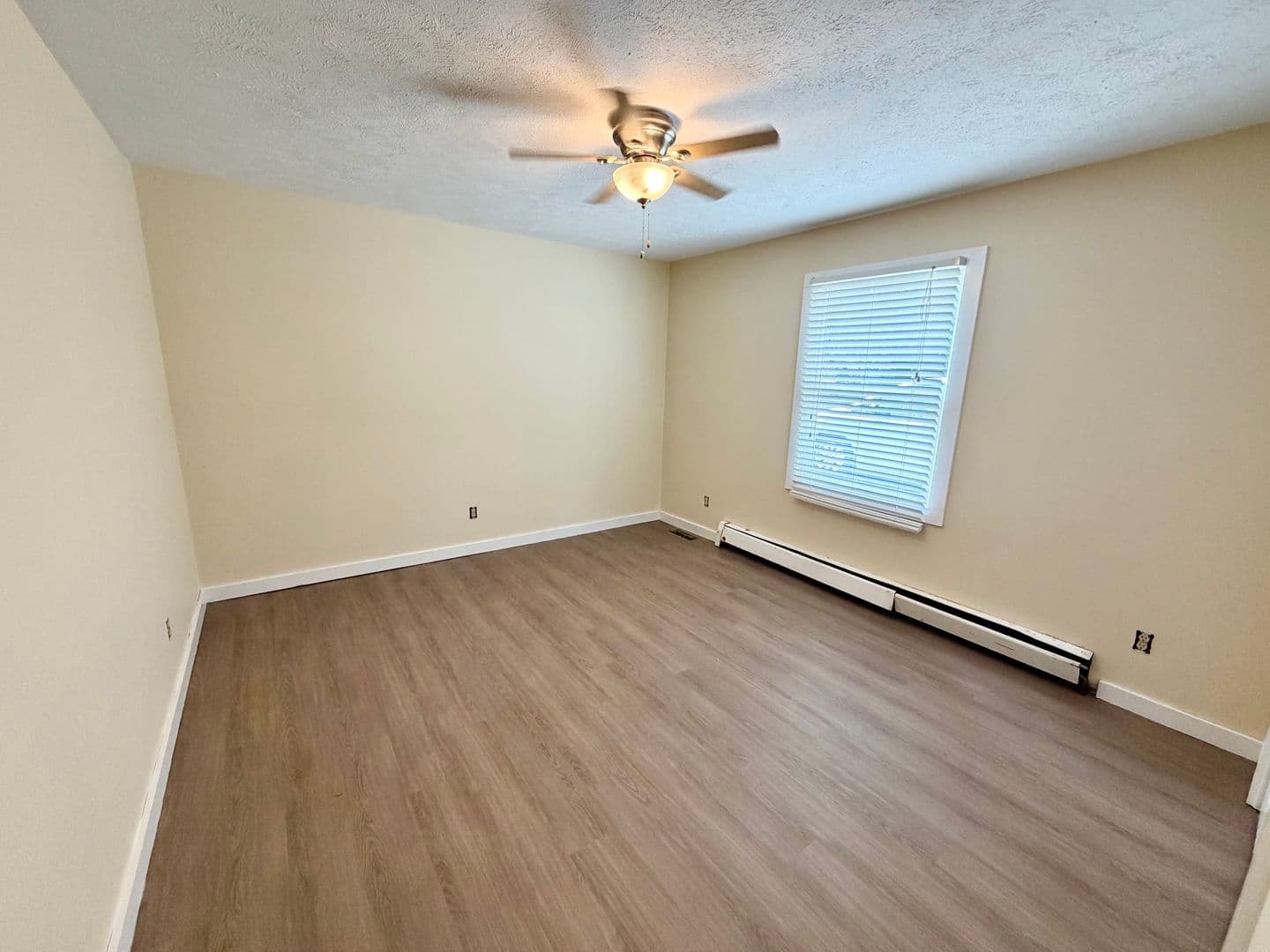 Normal Apartment: 607 Hillview