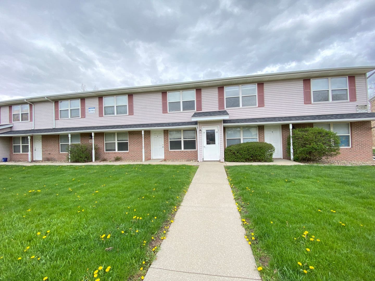 Normal Apartment: 1606 Northbrook