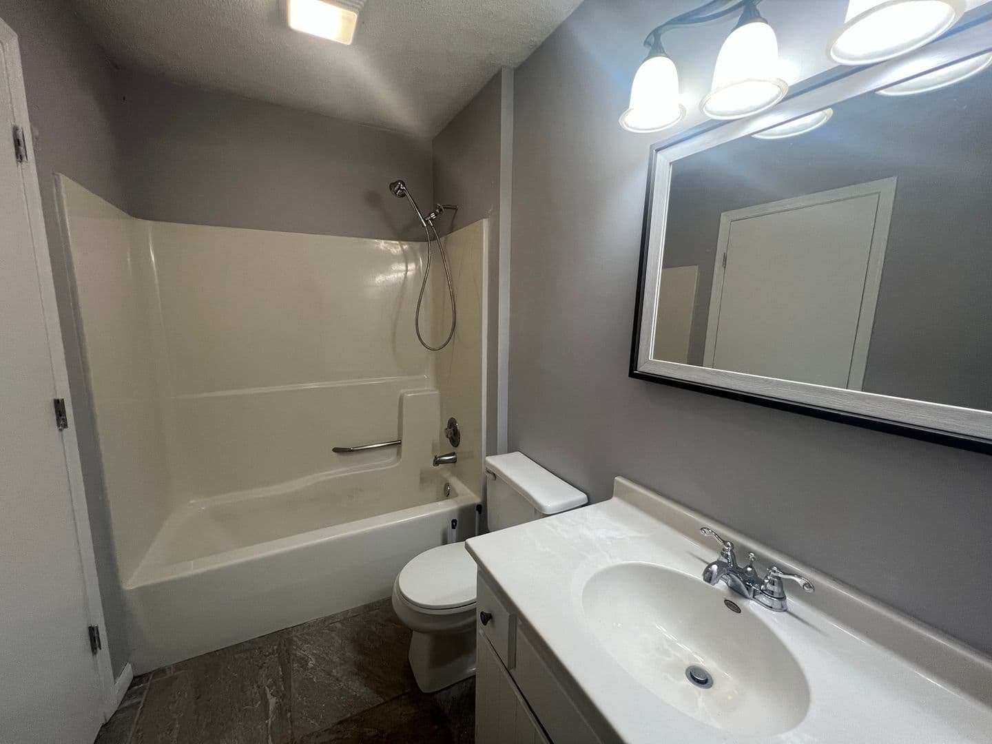 Springfield Apartment: 81-83 Amherst