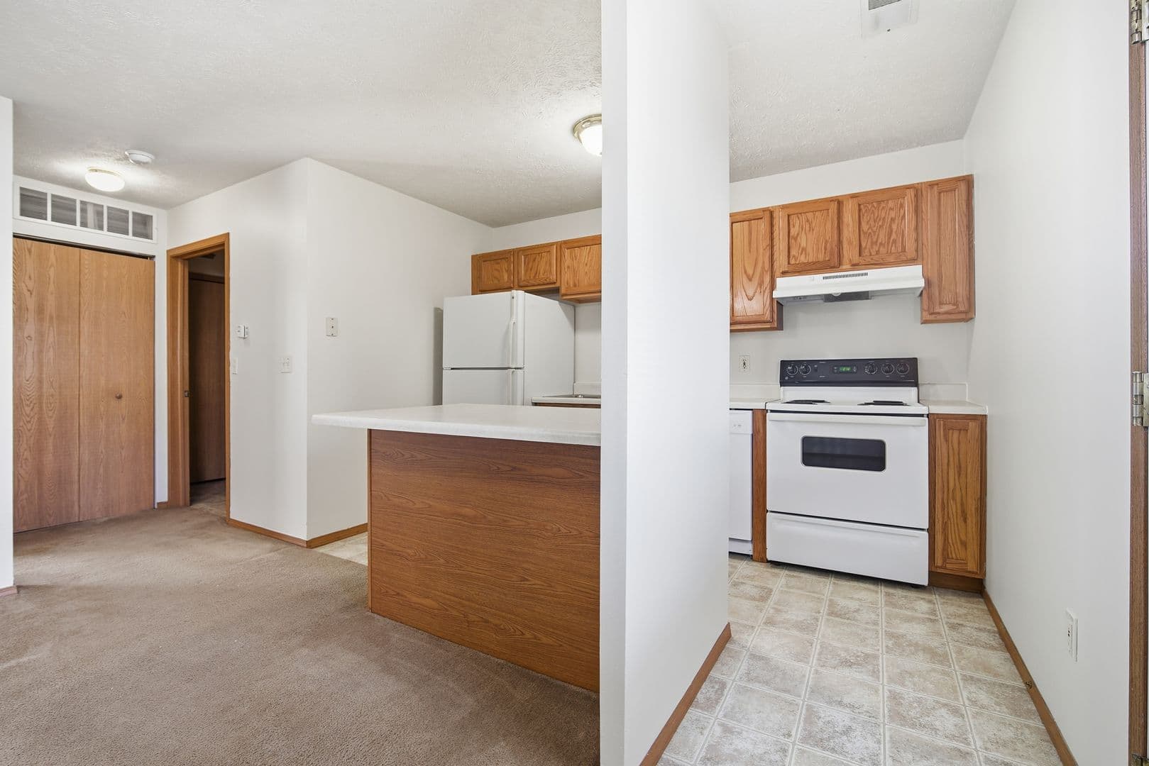 Bloomington Apartment: 1 Tom's Drive