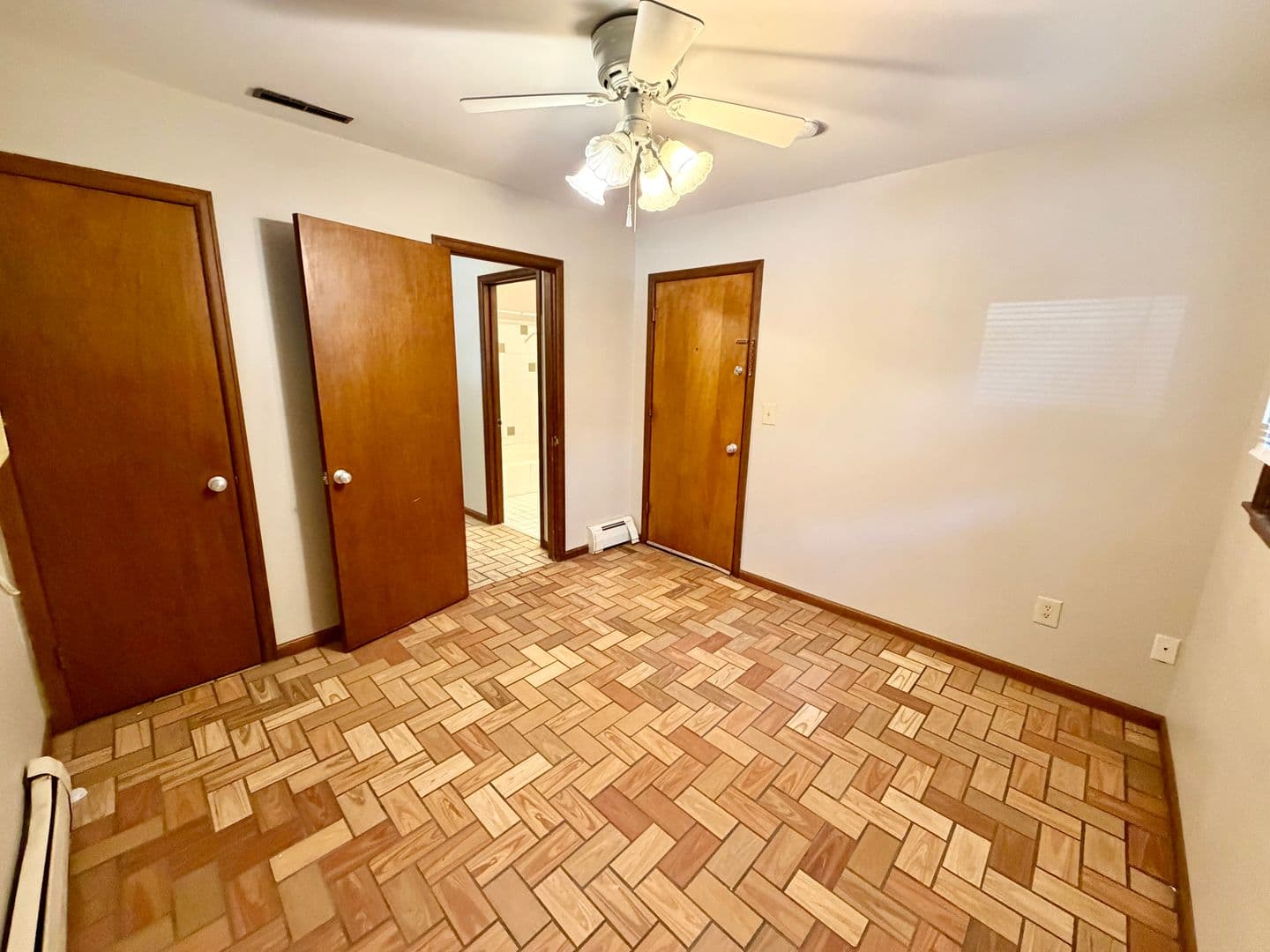 Bloomington Apartment: 801 N. McLean