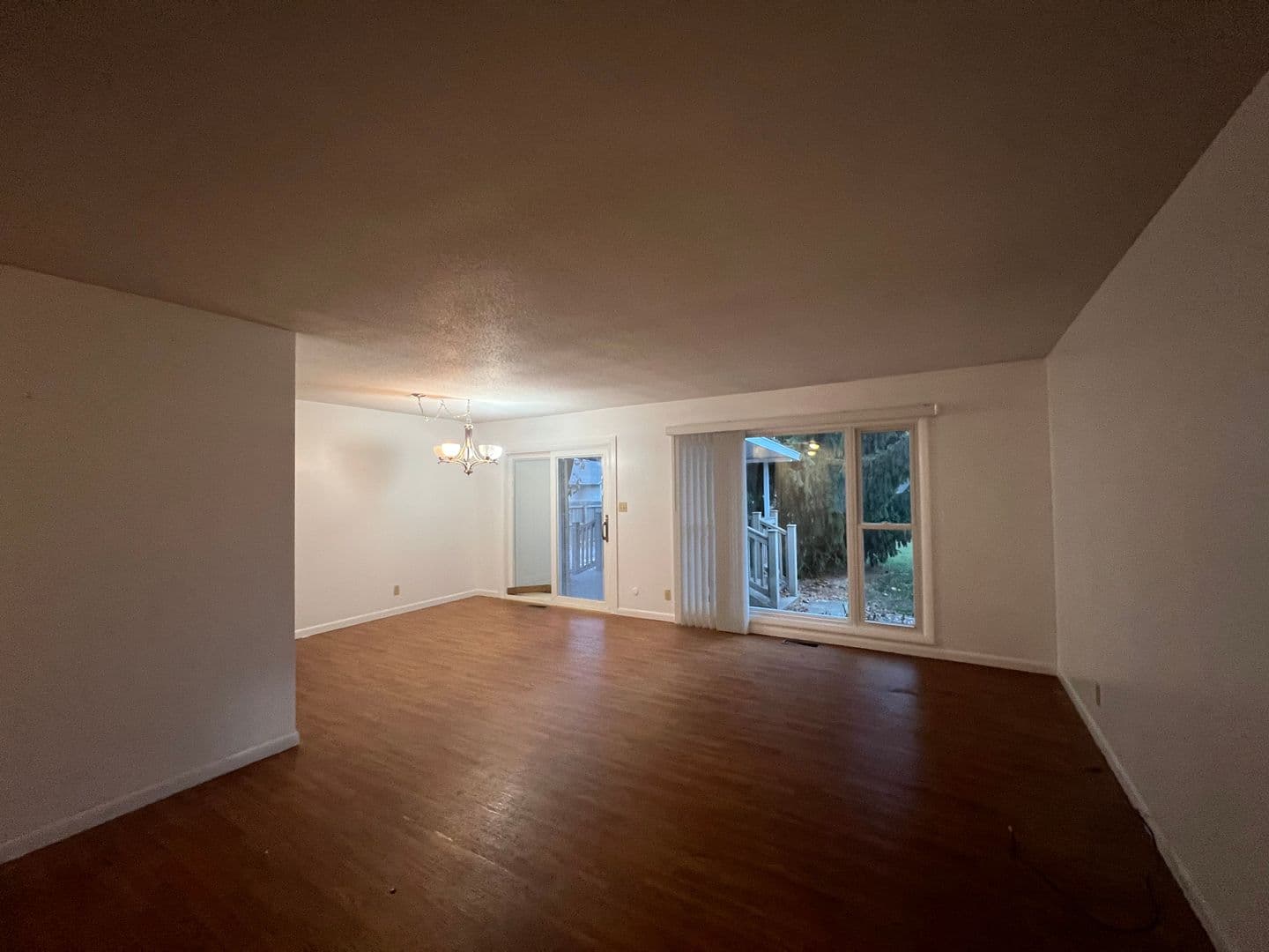 Springfield House: 2405 W Iles Ave
