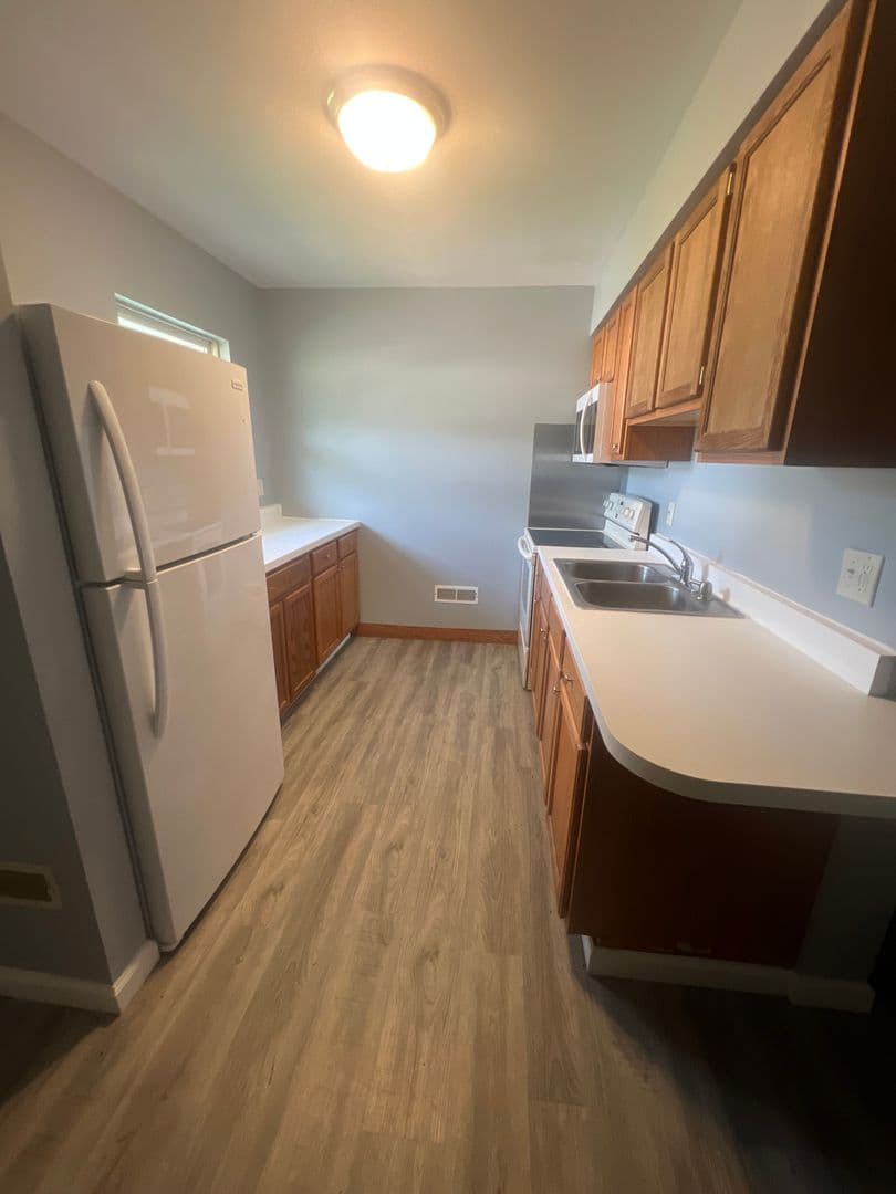 Tallula Apartment: 409 N Ewing St