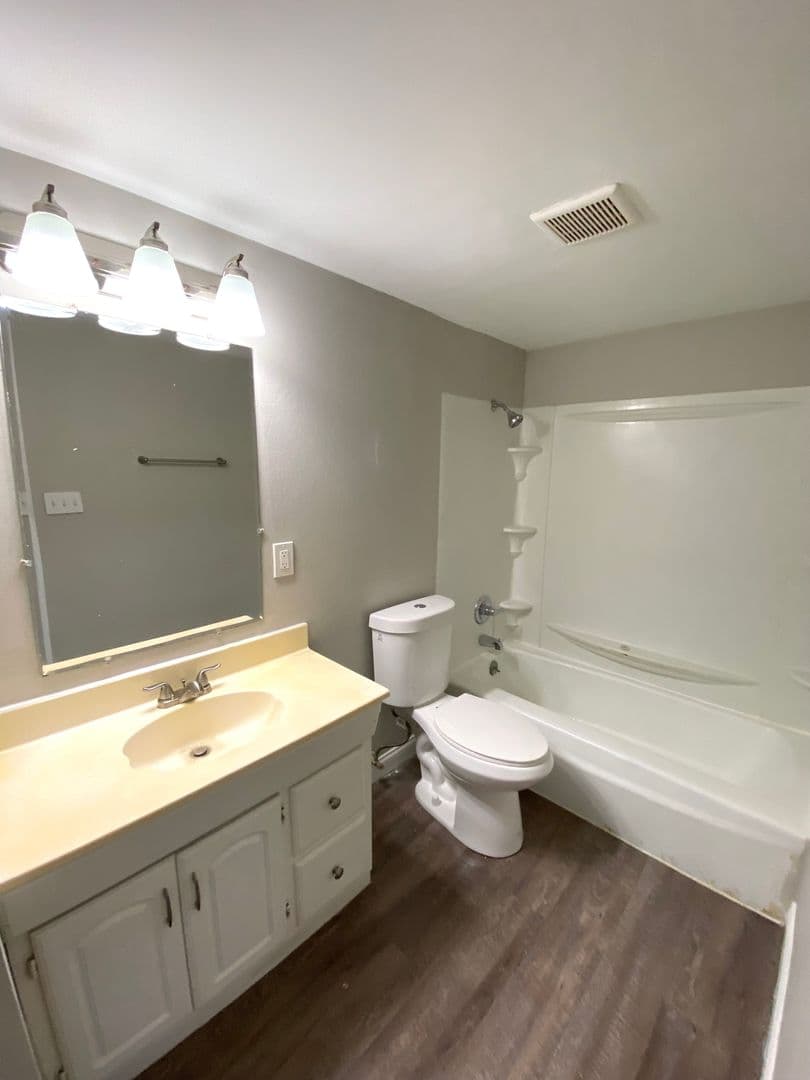 Peoria Apartment: 2317 & 2331 W. Martin Luther King Jr. Drive