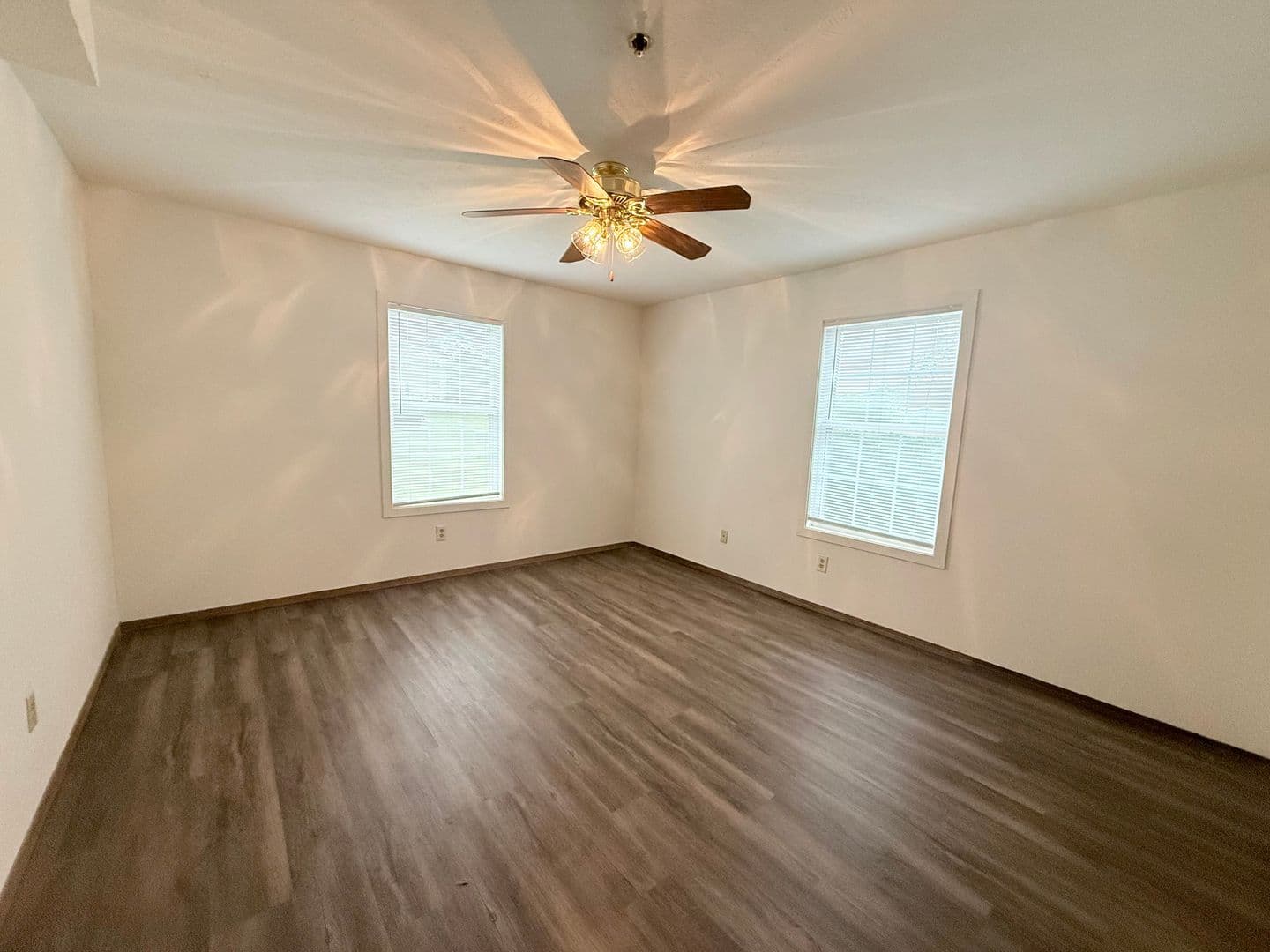Bloomington Apartment: 2001 S. Morris Ave
