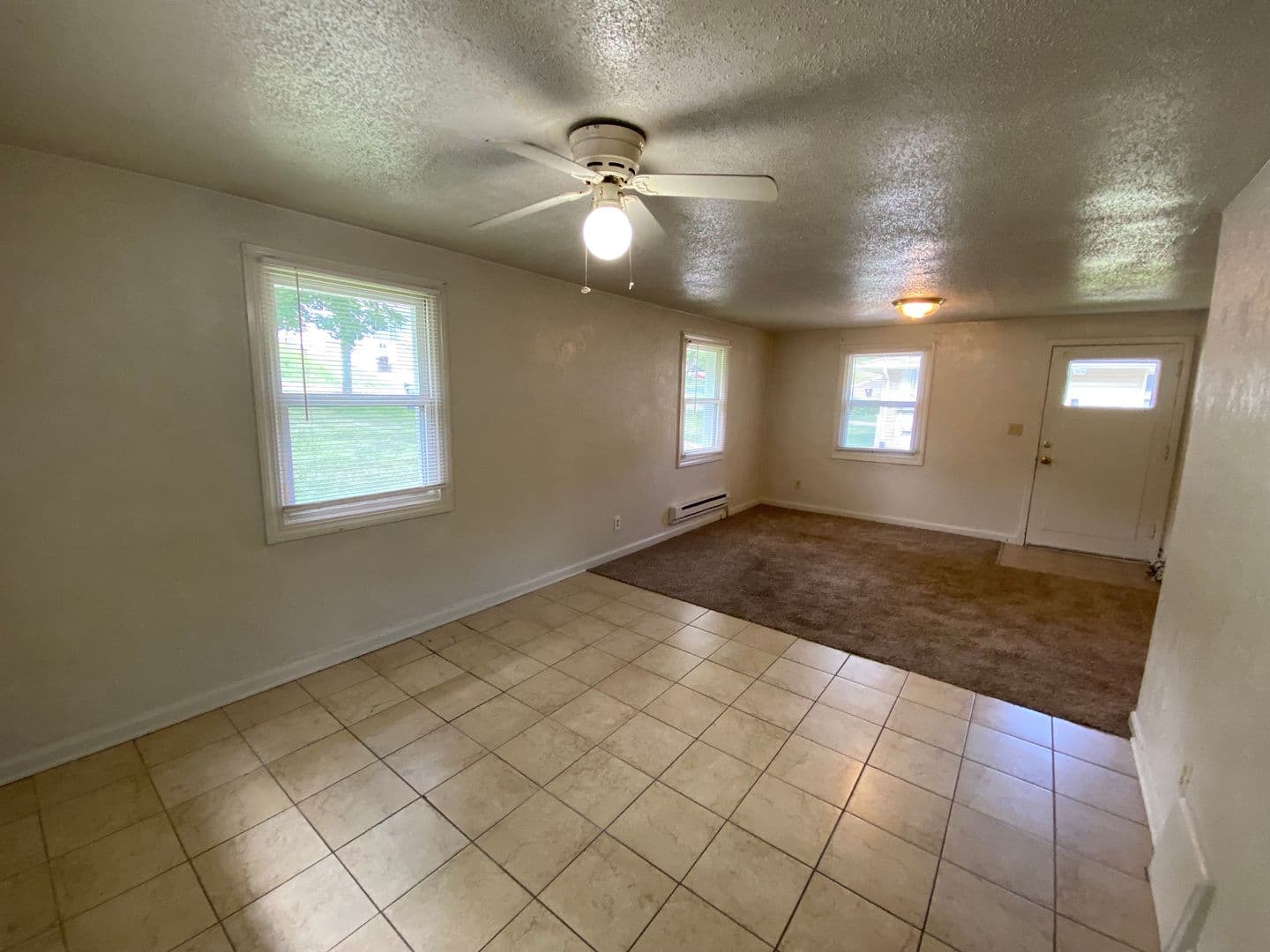 Creve Coeur Apartment: 152 Maywood Avenue