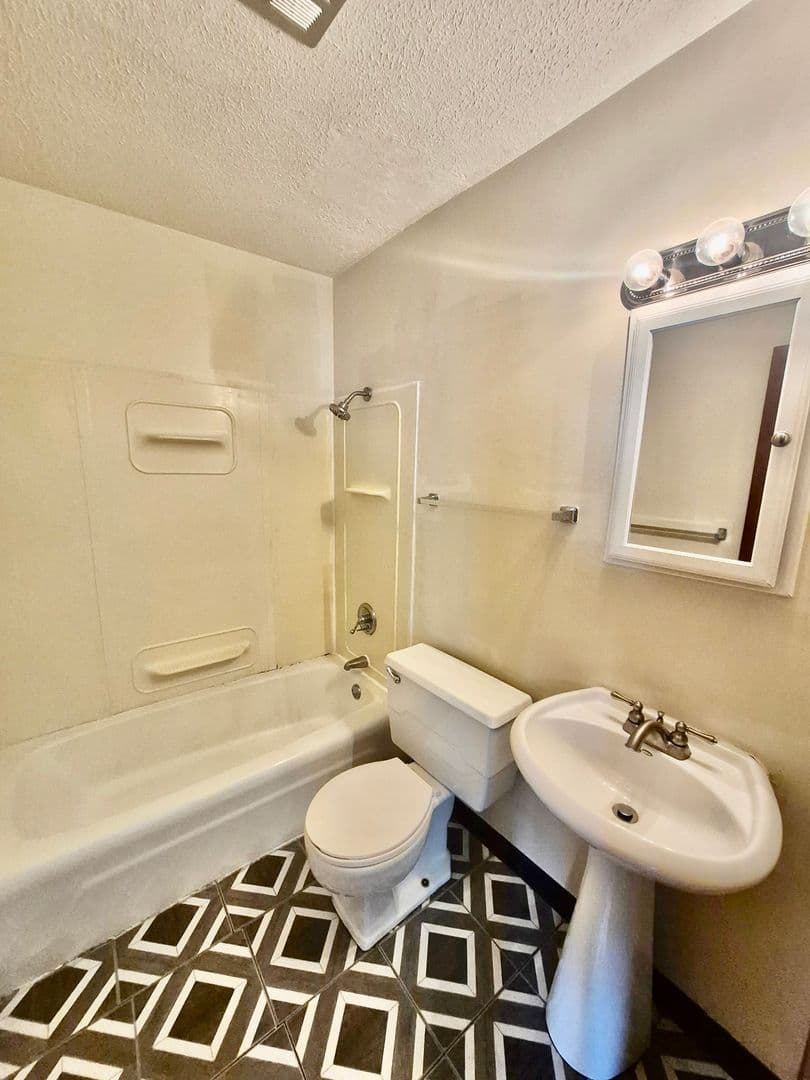 Bloomington Apartment: 2108 Empire St