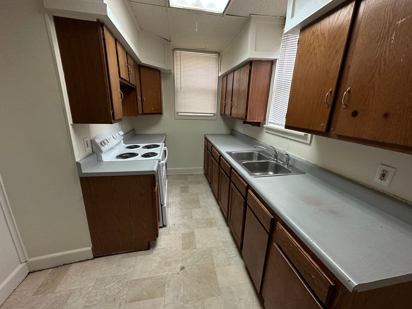 Bloomington Apartment: 909 W. Taylor