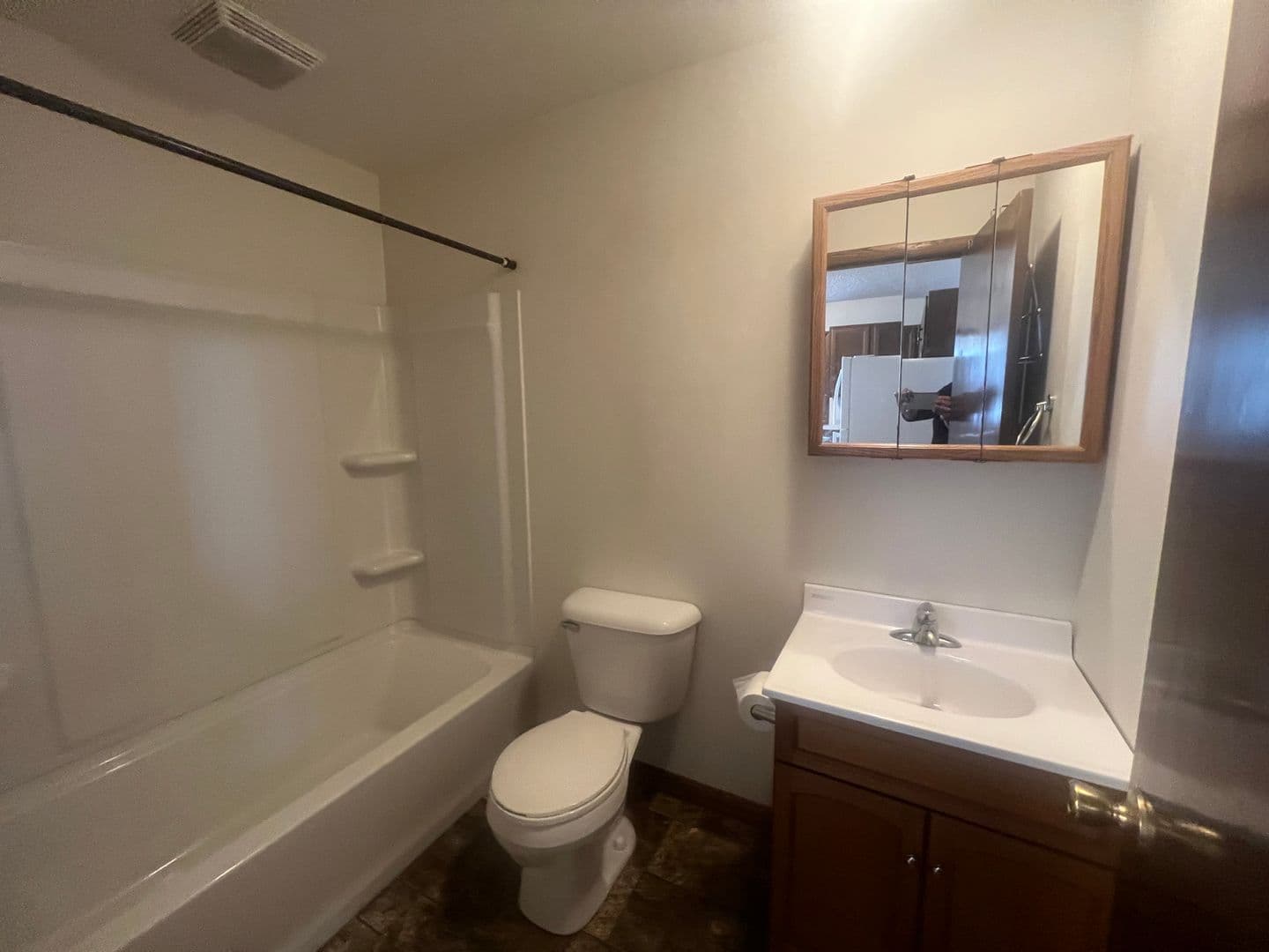 Stonington Apartment: Airshire Ct