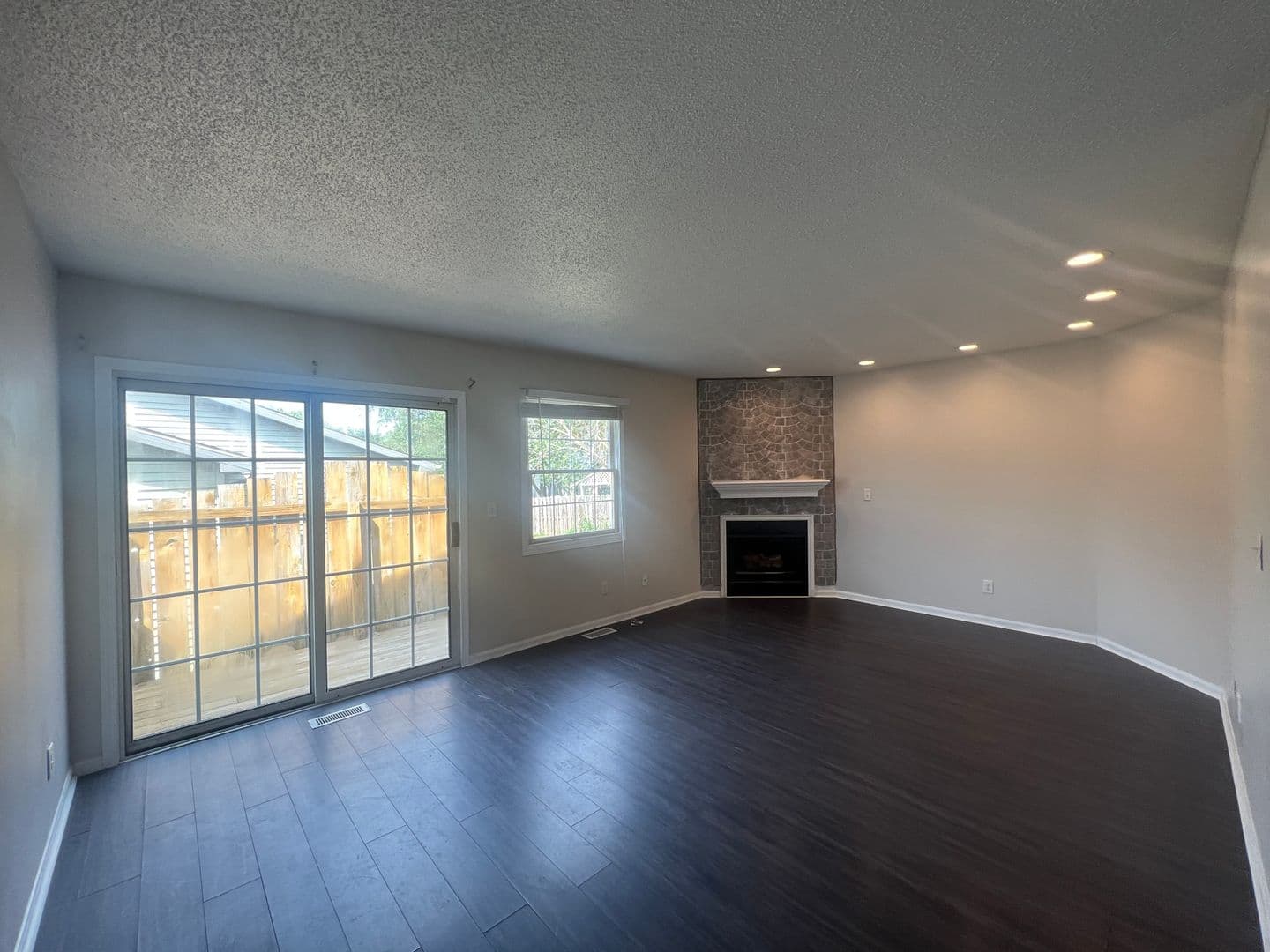 Springfield Apartment: 81-83 Amherst
