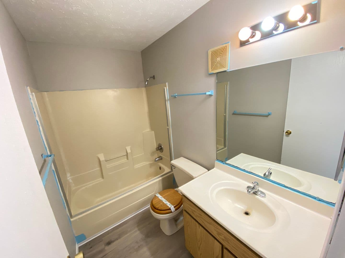 Normal Apartment: 1606 Northbrook