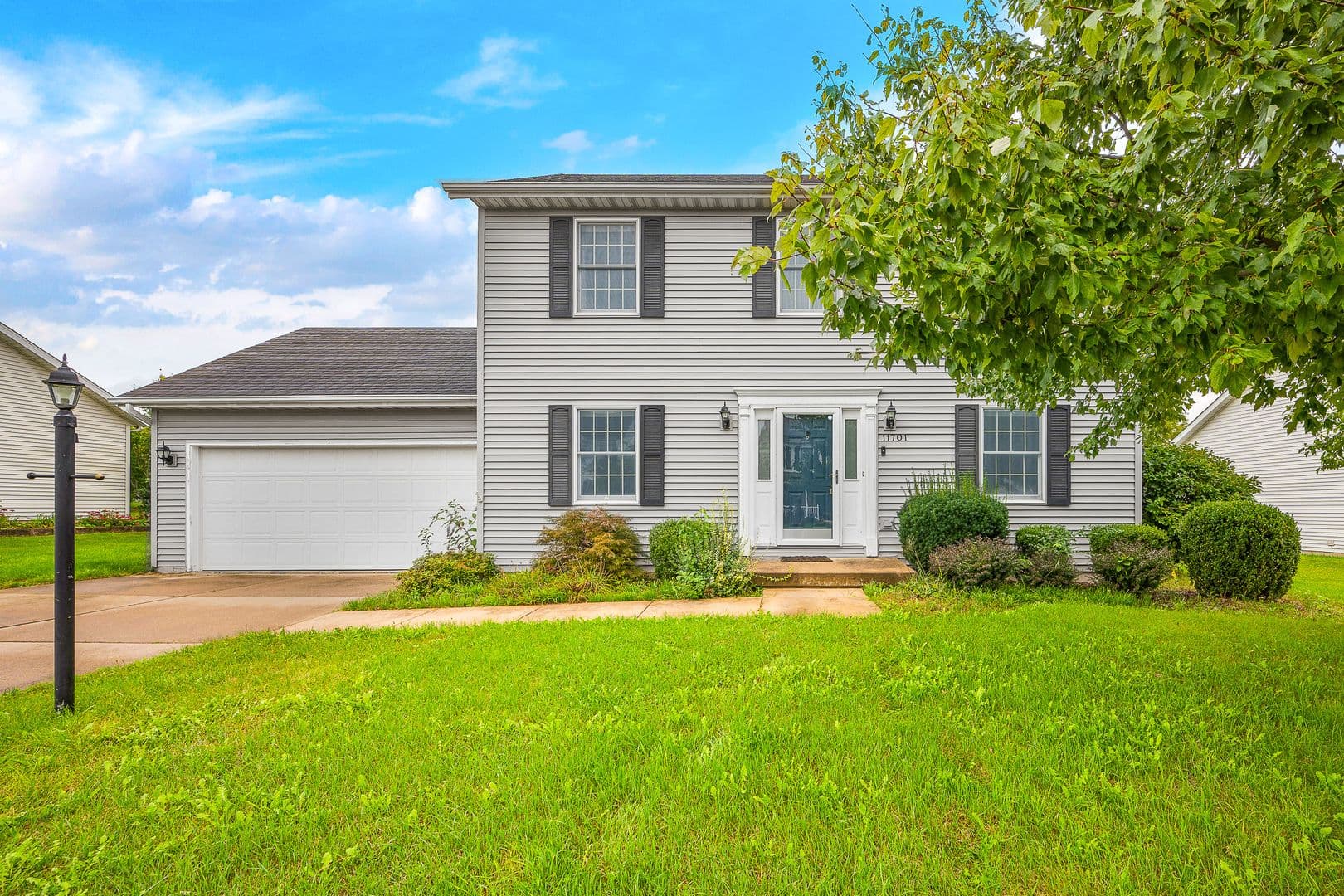 Dunlap House: 11701 N Brians Way