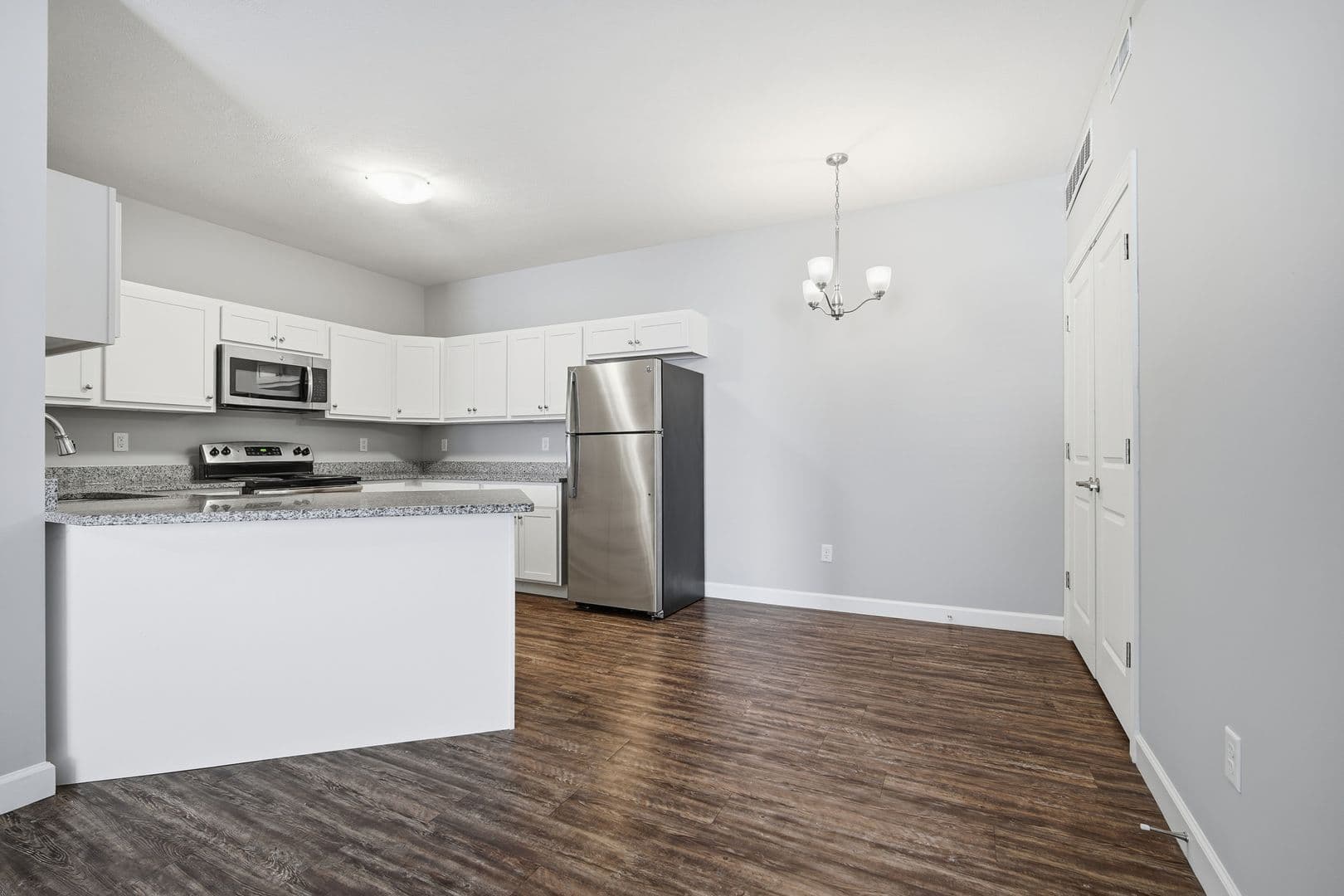 Bloomington Apartment: 1037 Ekstam Drive