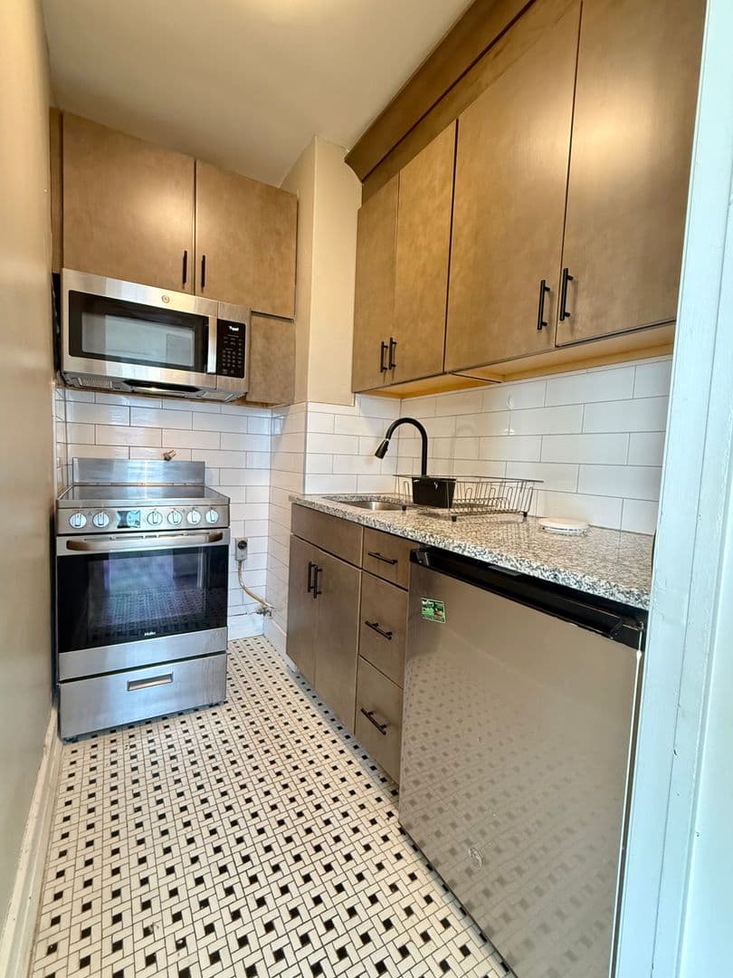 Springfield Apartment: 631 S. 4th Street