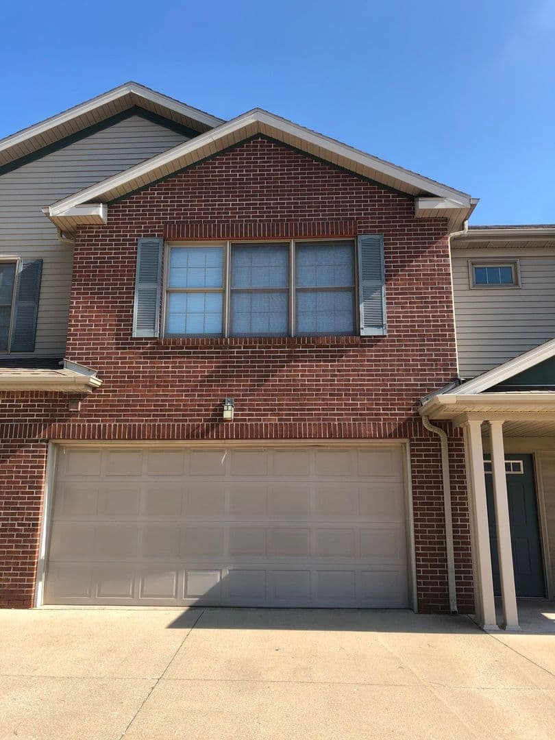 Bloomington Apartment: 710 IAA Drive