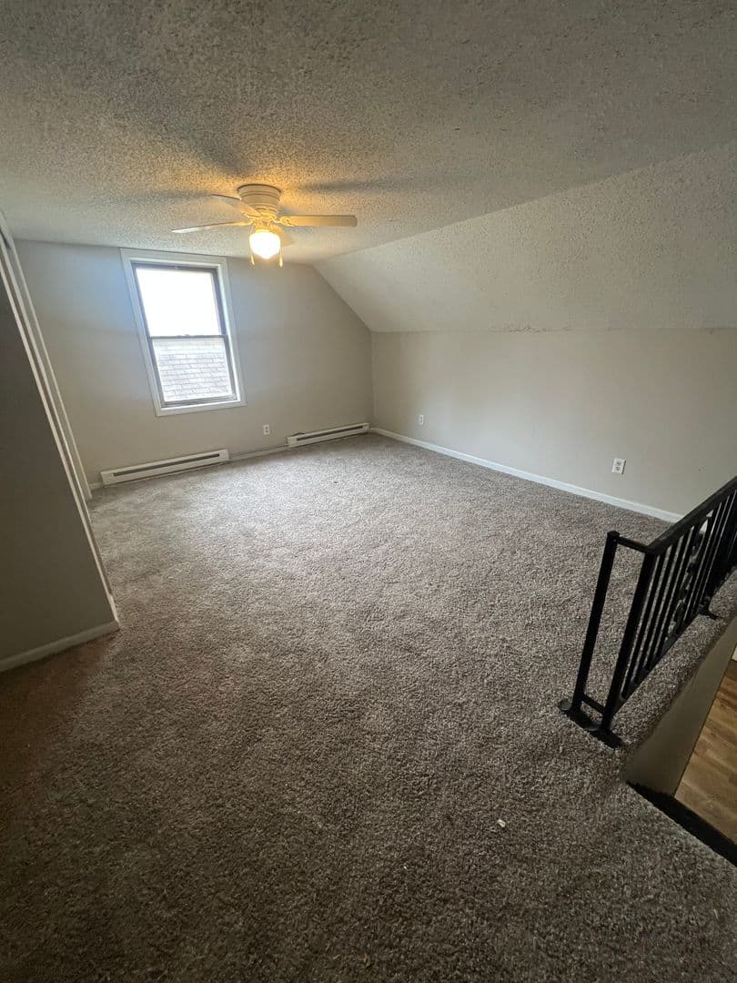 Springfield Apartment: 1200 E Laurel