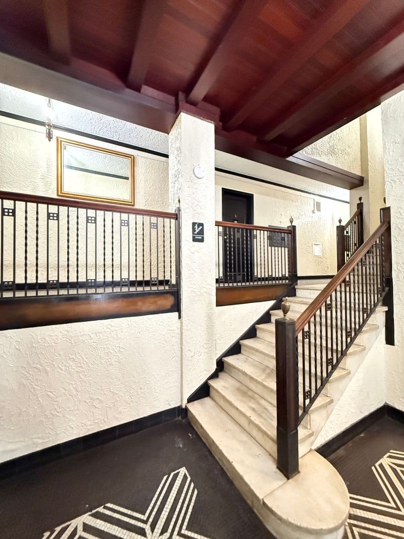 Springfield Apartment: 631 S. 4th Street