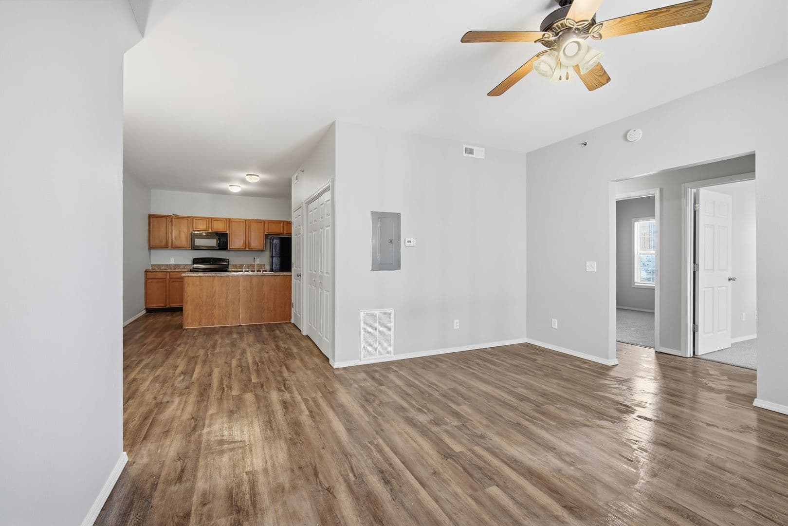 Bloomington Apartment: 20 Revolutionary Square