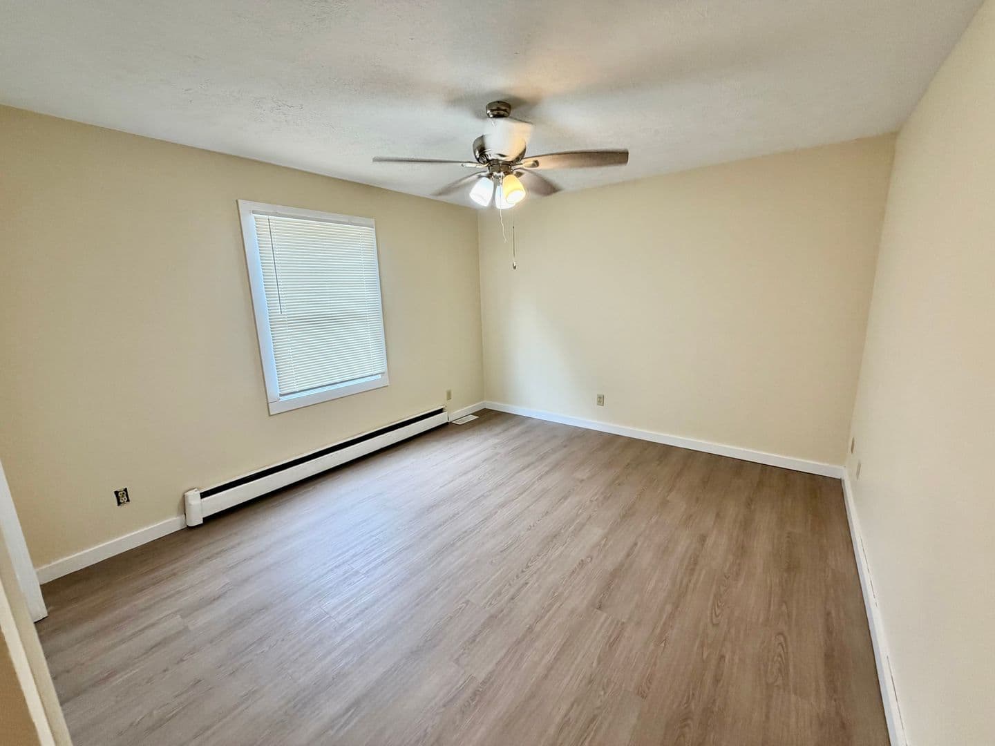 Normal Apartment: 607 Hillview