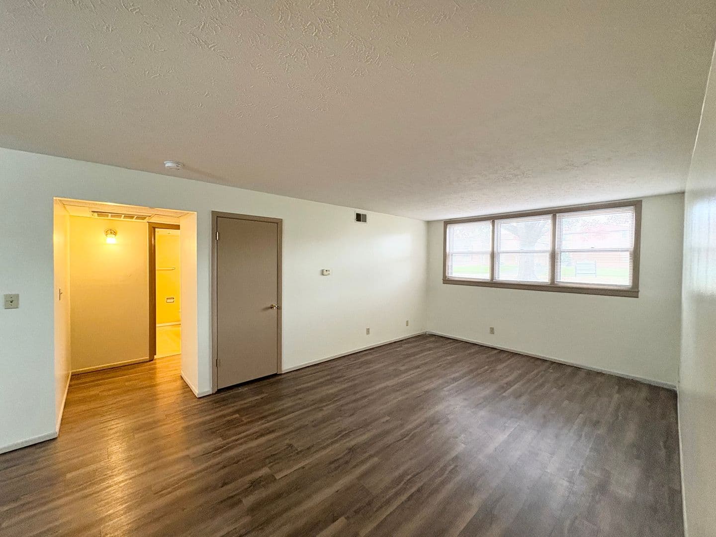 Bloomington Apartment: 9 Willedrob