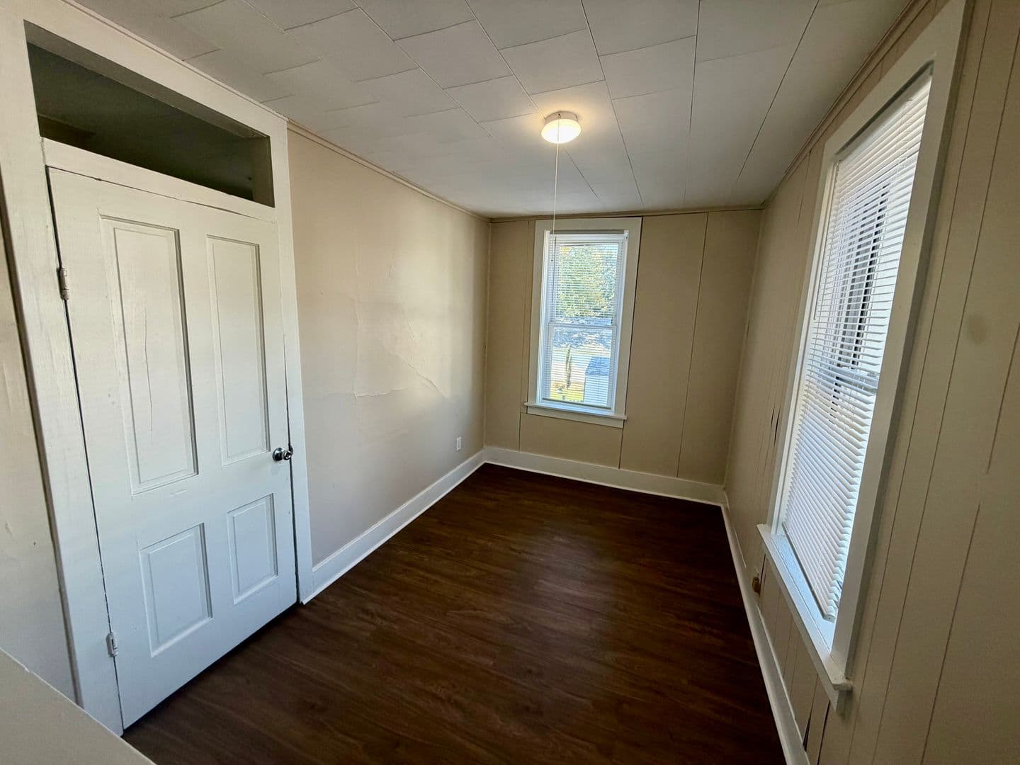 Lincoln Apartment: 515 S Maple Street