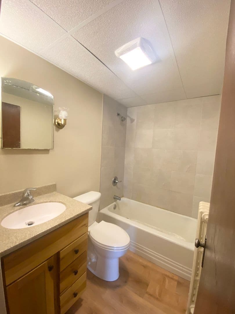 Fairbury Apartment: 211 E Walnut