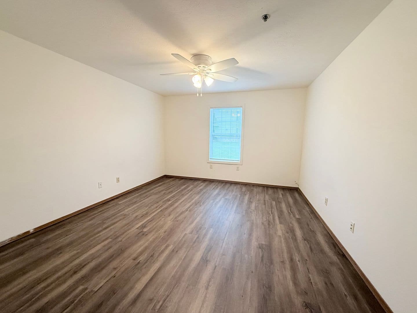 Bloomington Apartment: 2001 S. Morris Ave