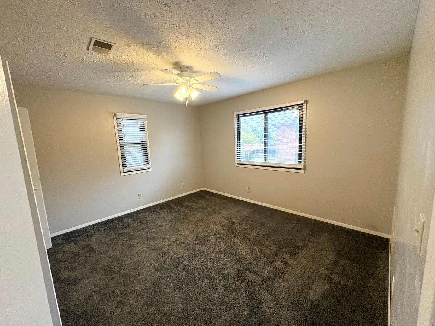 Bloomington Apartment: 6 Willedrob