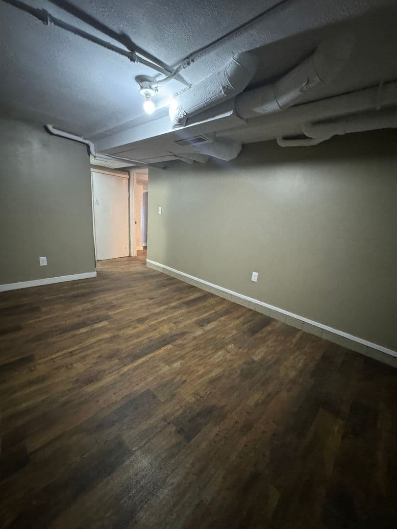 Bloomington Apartment: 521 E. Chestnut