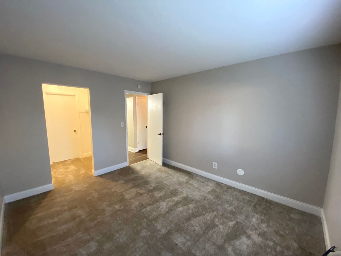 Peoria Apartment: 2317 & 2331 W. Martin Luther King Jr. Drive