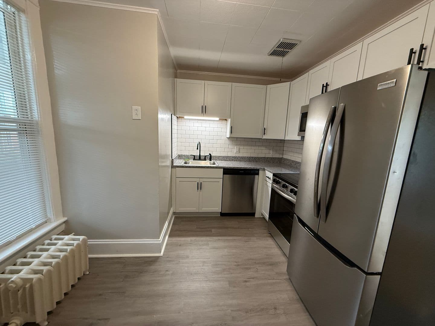 Bloomington Apartment: 1105 E. Jefferson
