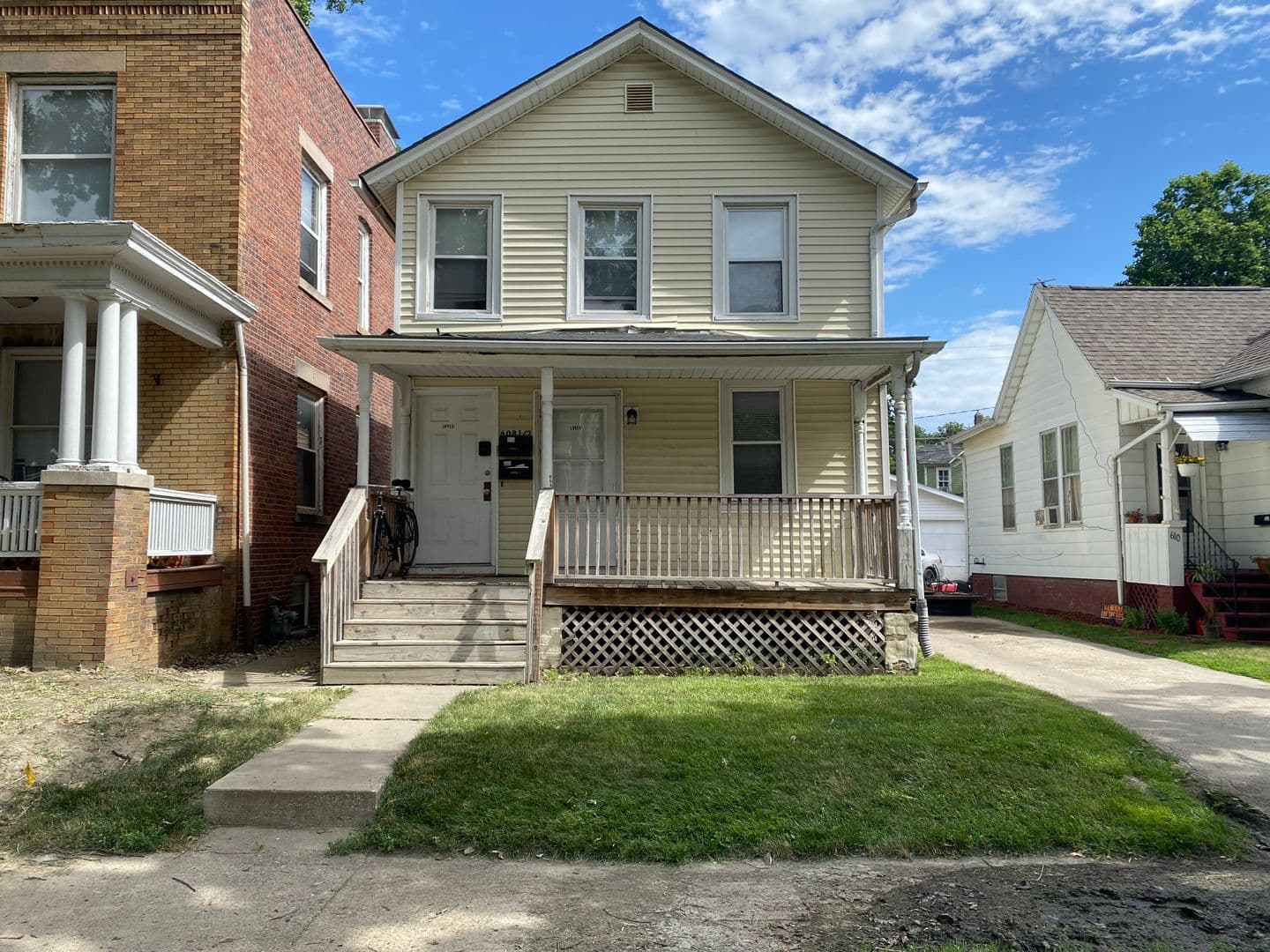 Bloomington Apartment: 608 1/2 E Monroe