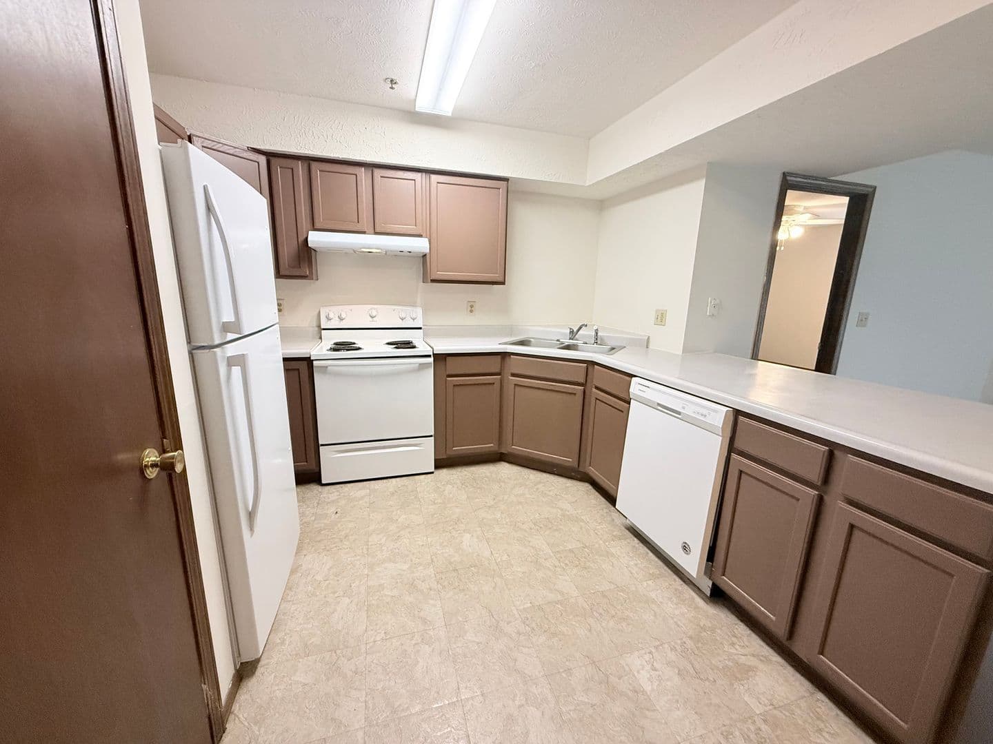 Bloomington Apartment: 2001 S. Morris Ave